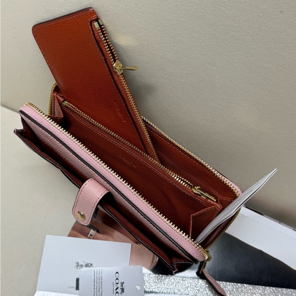 (new+tag) Coach blush pink terracotta colorblock wallet fits iPhone pro inside - Picture 10 of 12